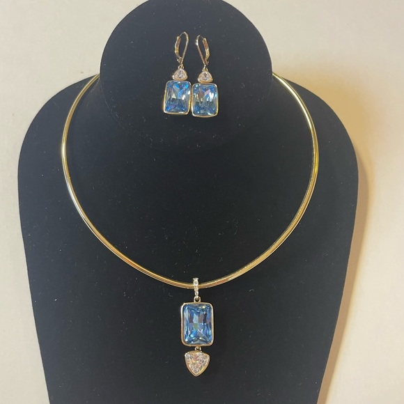 ABS Allen Schwartz Gold Tone Wire Collar Necklace with Matching Earrings Set - Picture 7 of 11